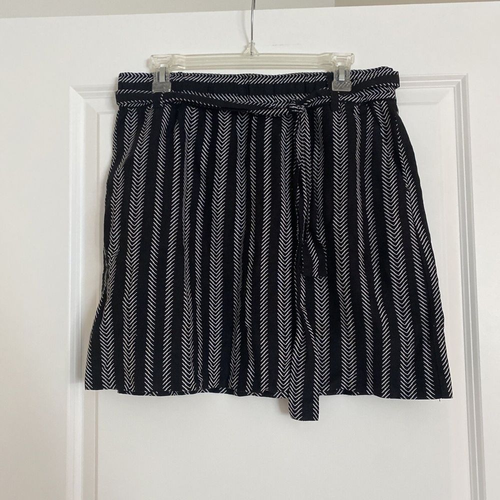 NWOT LOFT Geometric Bohemian Pattern Circle With Tie Belt - Size M